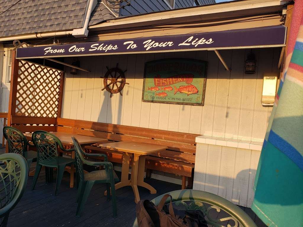 Point Lookout Clam Bar | 99 Bayside Dr, Point Lookout, NY 11569 | Phone: (516) 897-4024