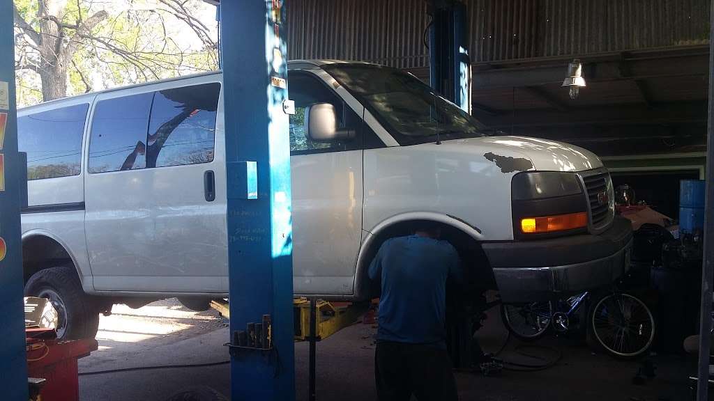 Amado Martinez Auto Shop | 718 E Wellington St, Houston, TX 77076 | Phone: (713) 695-4812