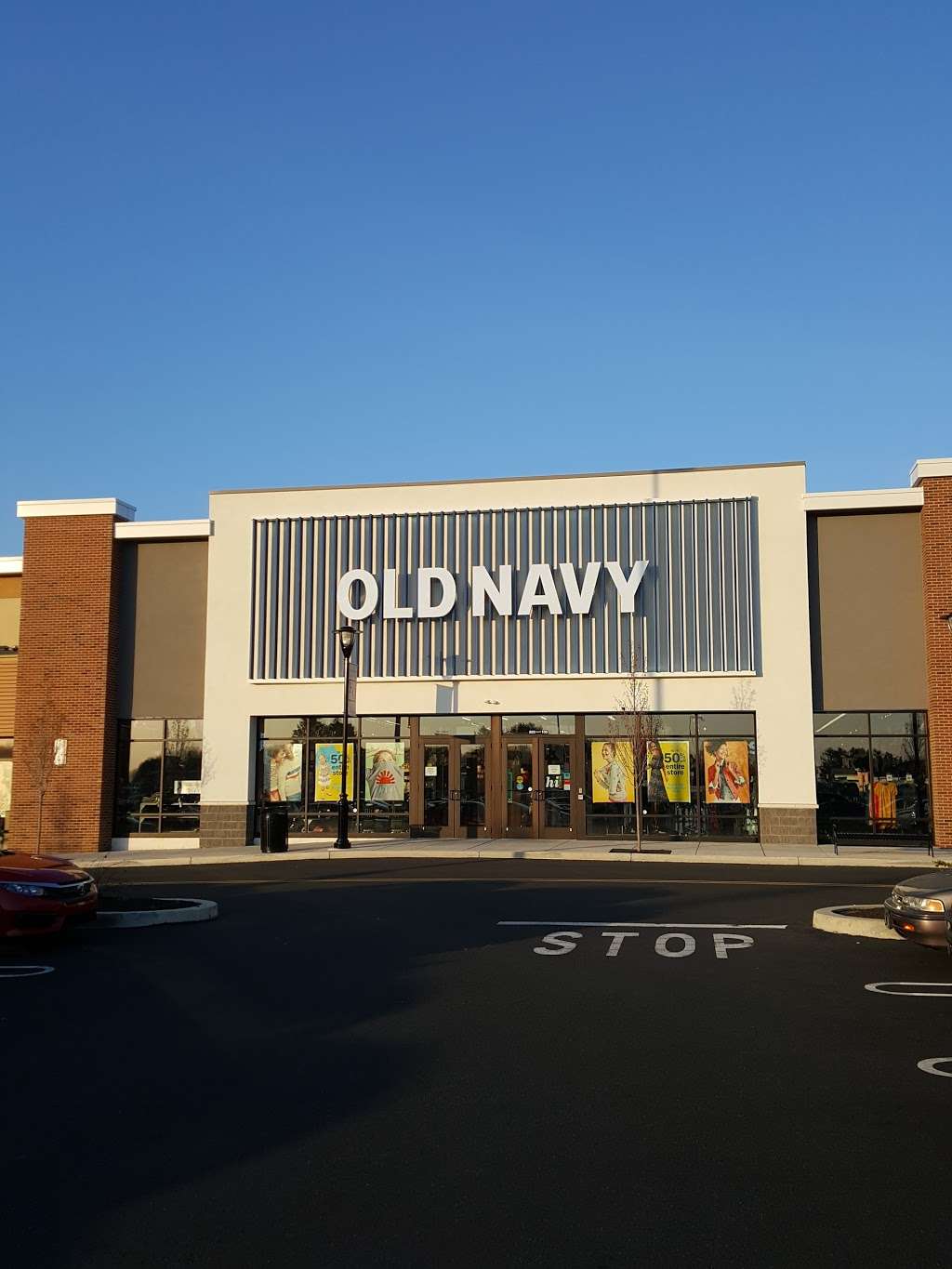 Old Navy | 833 N Krocks Rd, Allentown, PA 18106, USA | Phone: (610) 530-1540