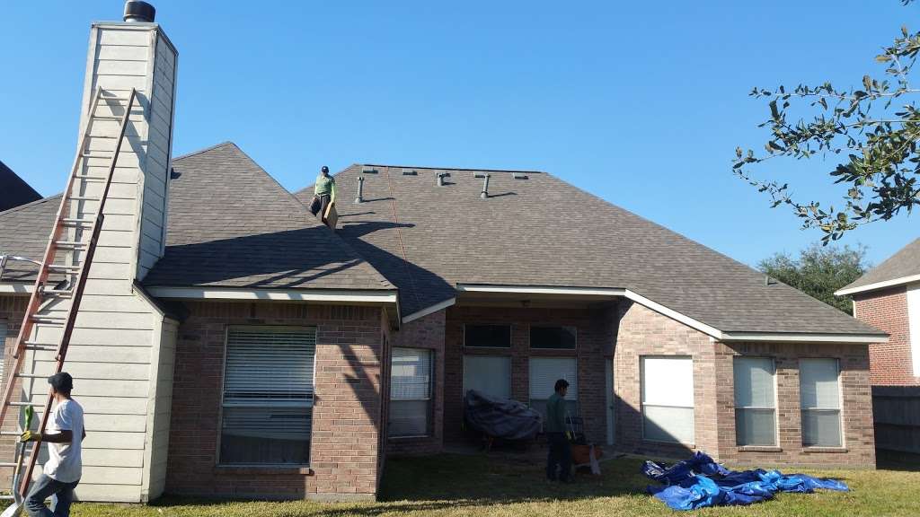 Texas Roofing & Gutters | 5707 Addicks Satsuma Rd b, Houston, TX 77084, USA | Phone: (832) 931-6239