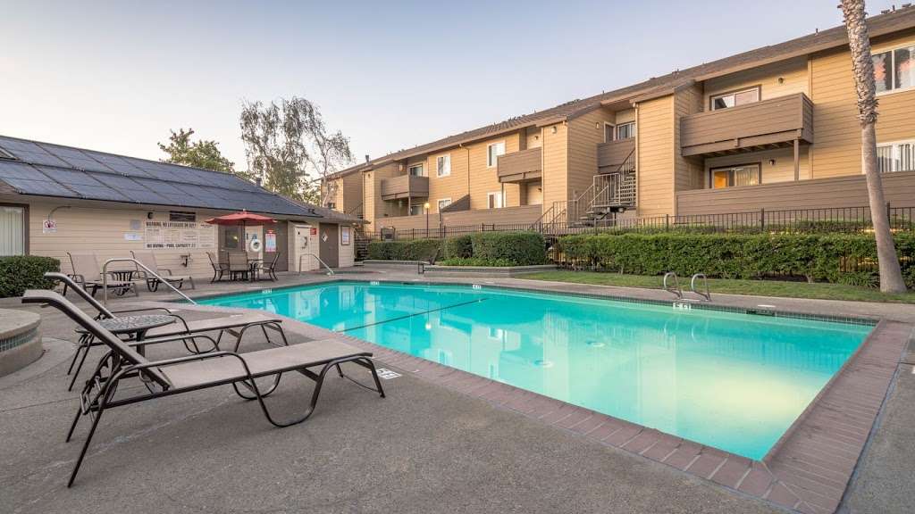 Creekside Apartments | 1600 E 3rd Ave, San Mateo, CA 94401, USA | Phone: (650) 347-2244