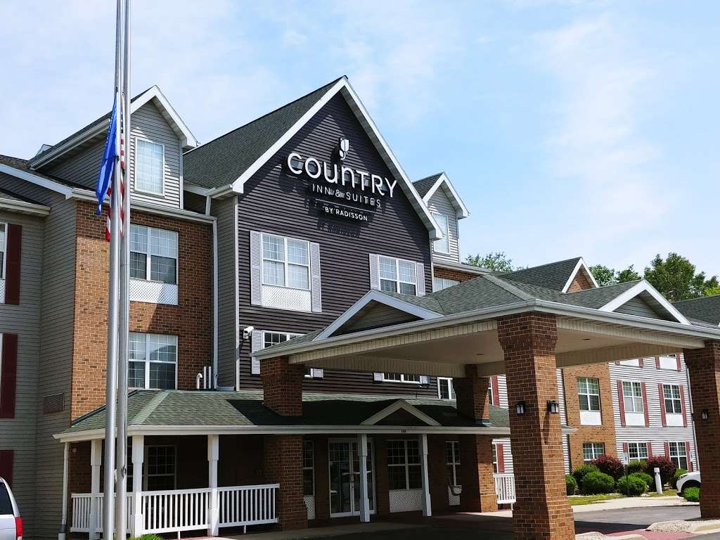 Country Inn & Suites by Radisson, Milwaukee Airport, WI | 6200 South 13th Street, Milwaukee, WI 53221, USA | Phone: (414) 762-6018
