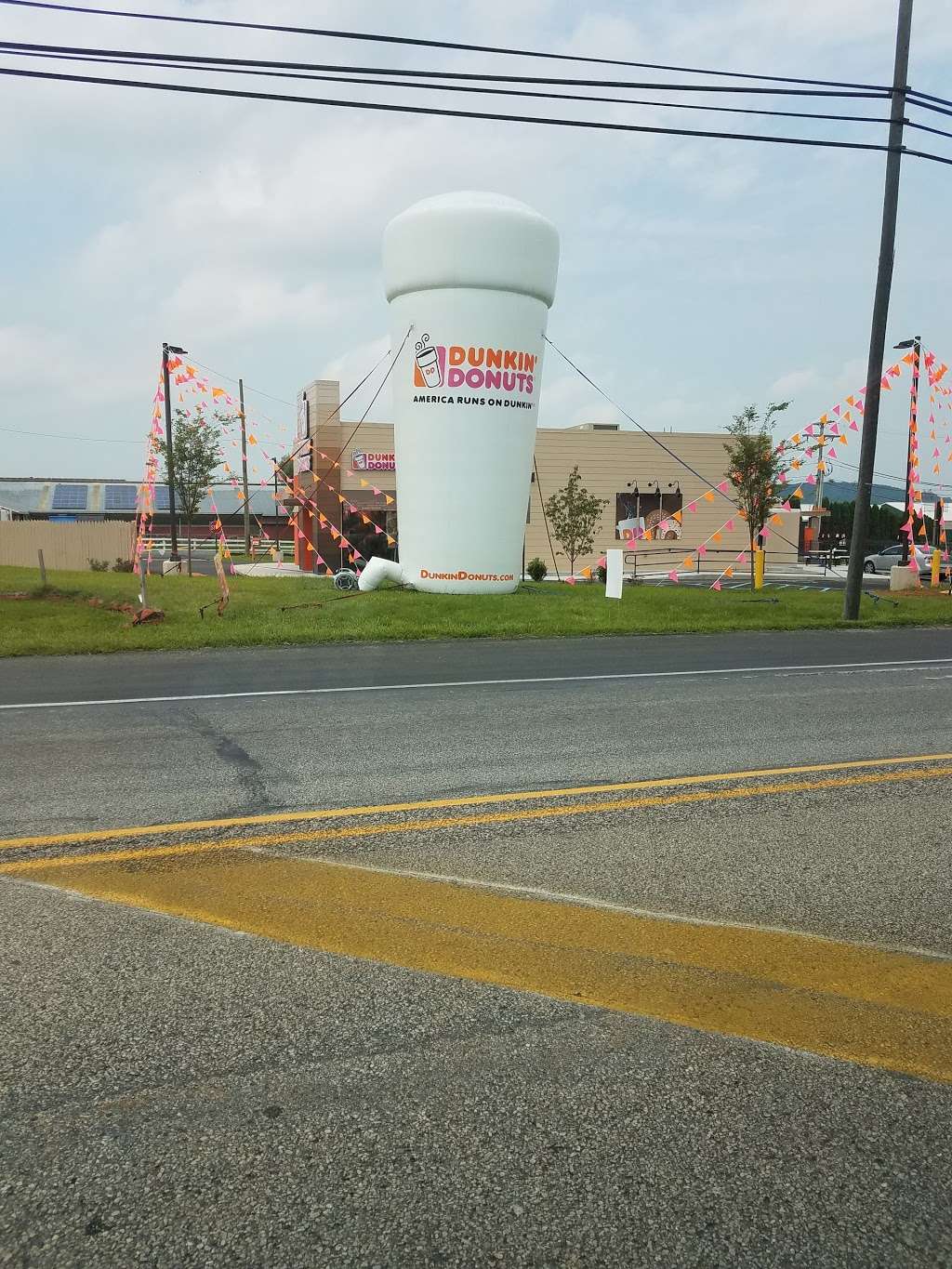 Dunkin Donuts | 60 Farmers Dr, Fleetwood, PA 19522 | Phone: (484) 575-8814