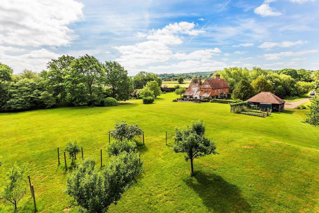 Platform Property - Edenbridge & Oxted Full Service Estate Agent | Hamlyn House, Beadles Lane, Oxted, Old Oxted RH8 9JJ, UK | Phone: 01883 460373