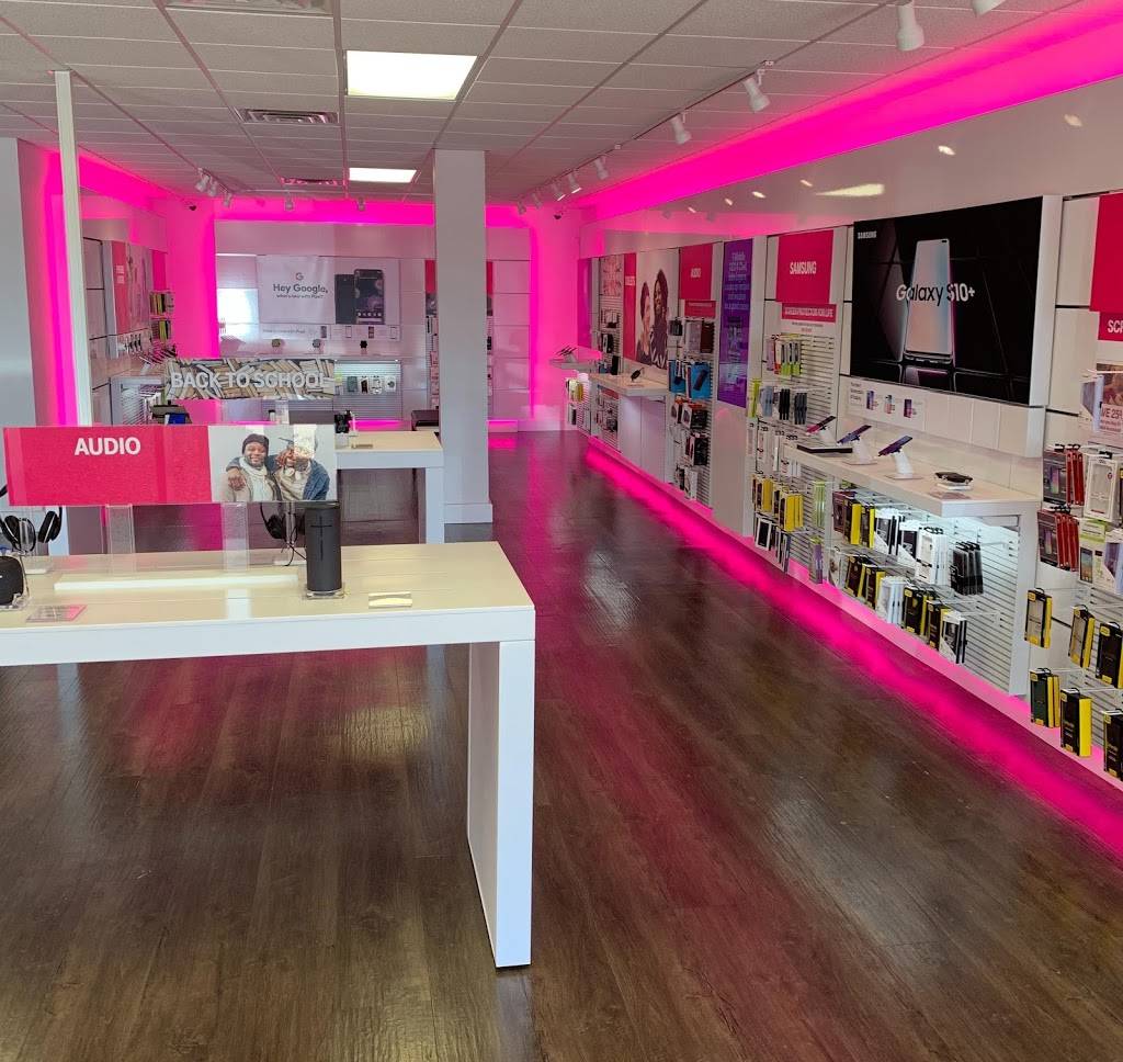 T-Mobile | 4930 S Loop 289 Ste 206, Lubbock, TX 79414, USA | Phone: (806) 412-6900