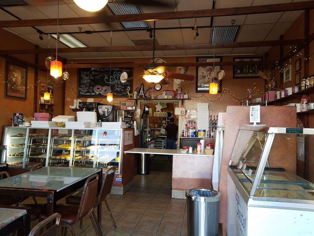 J and J Donuts | 42202 50th St W, Quartz Hill, CA 93536, USA | Phone: (661) 722-8156