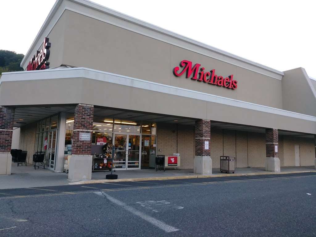 Michaels | 14 Candlewood Lake Rd Ste 200, Brookfield, CT 06804, USA | Phone: (203) 885-7008