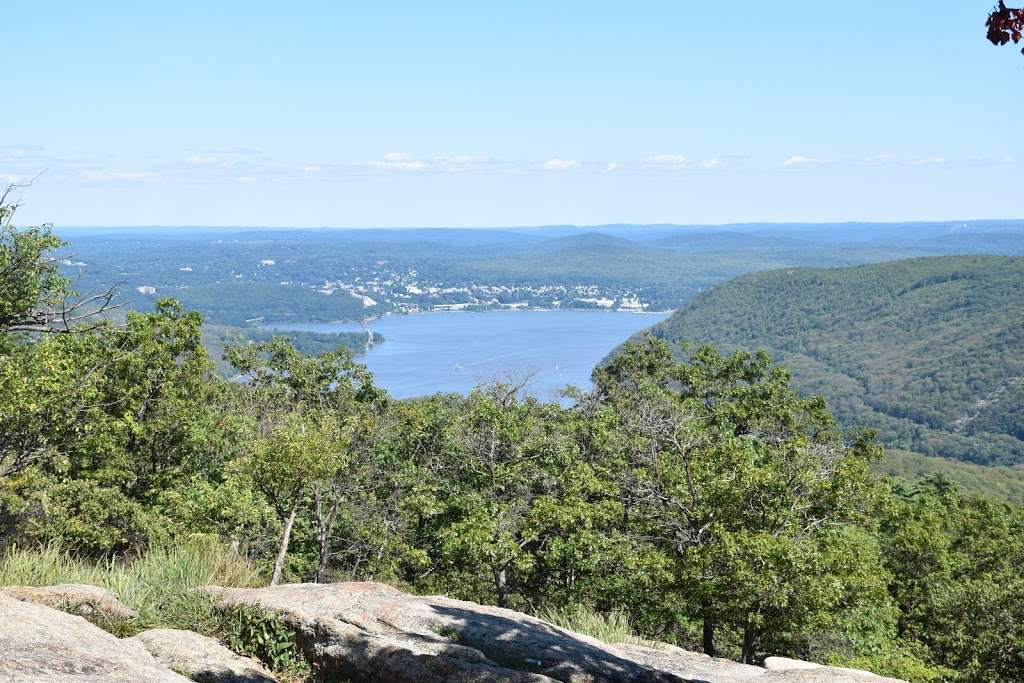 Bear Mountain Hike Trail | Tomkins Cove, NY 10986, USA