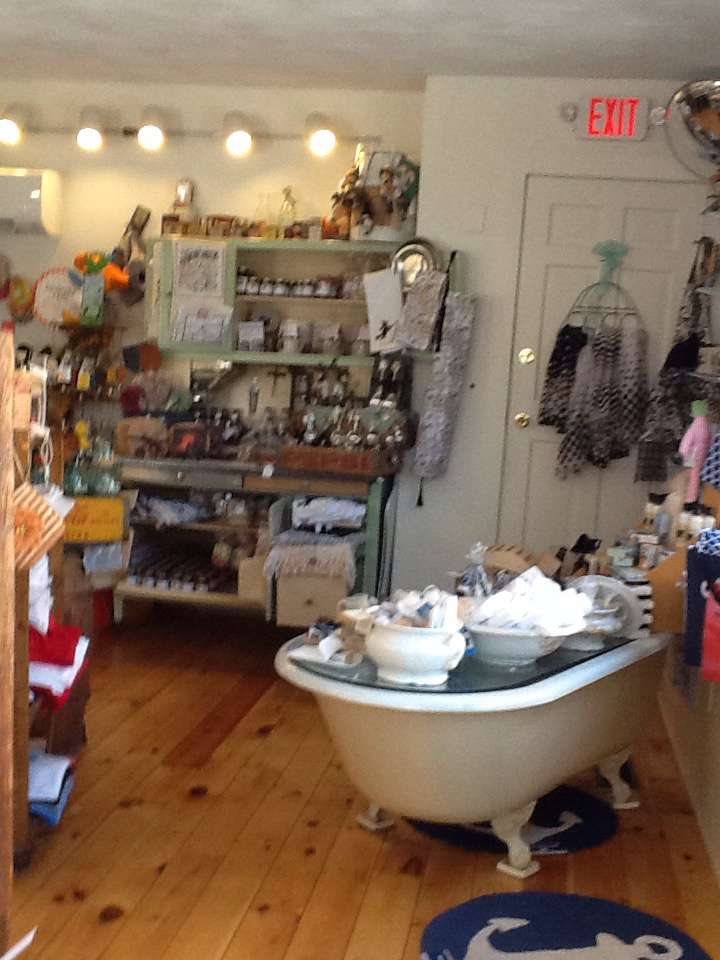 100 Derby Country Store | 5647, 100 Derby St, Salem, MA 01970, USA | Phone: (978) 744-2114