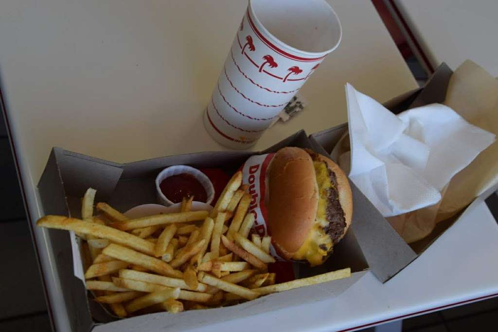 In-N-Out Burger | 3801 Inglewood Ave, Redondo Beach, CA 90278, USA | Phone: (800) 786-1000