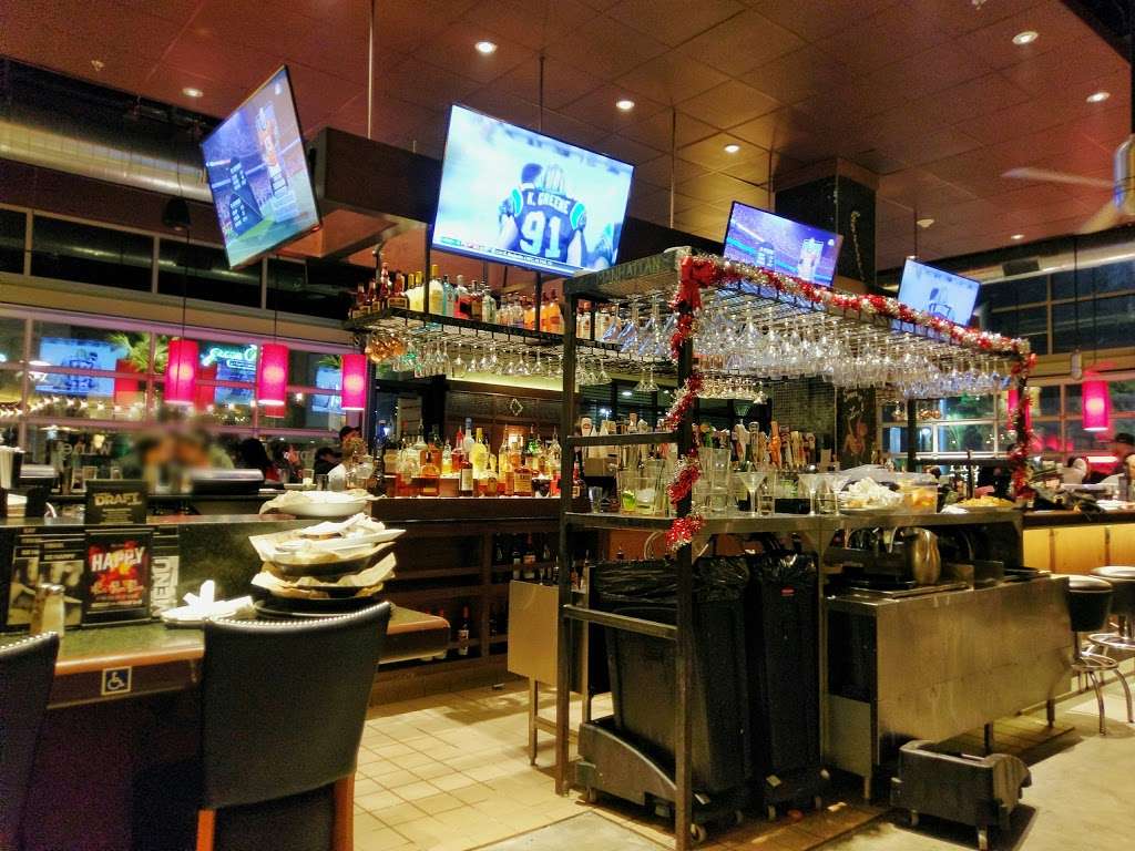 Bar Louie | 8860 Apollo Way Suite #304, Downey, CA 90242, USA | Phone: (562) 414-4400