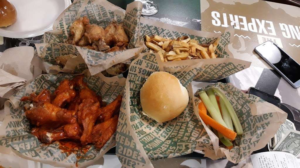 Wingstop | 820 E Cartwright Rd #130, Mesquite, TX 75149, USA | Phone: (972) 216-1700