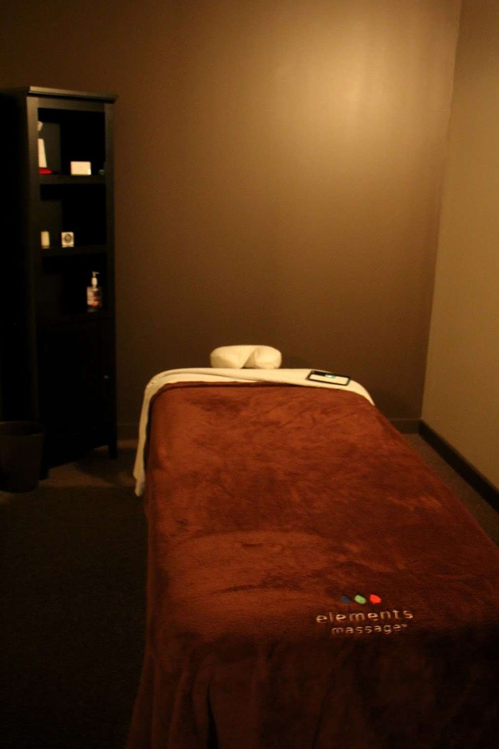 Elements Massage | 1586 Kings Hwy N, Cherry Hill, NJ 08034, USA | Phone: (856) 888-2323