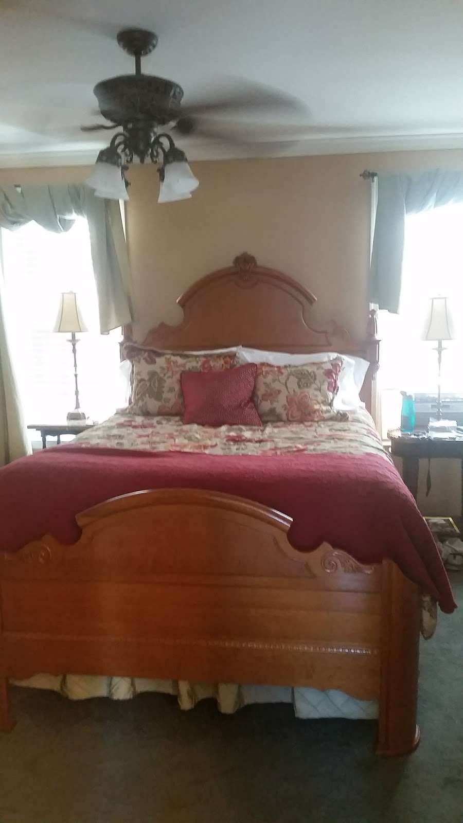 Lavender Heights Bed and Breakfast | 419 Forbes St, Fredericksburg, VA 22405, USA | Phone: (540) 361-4593