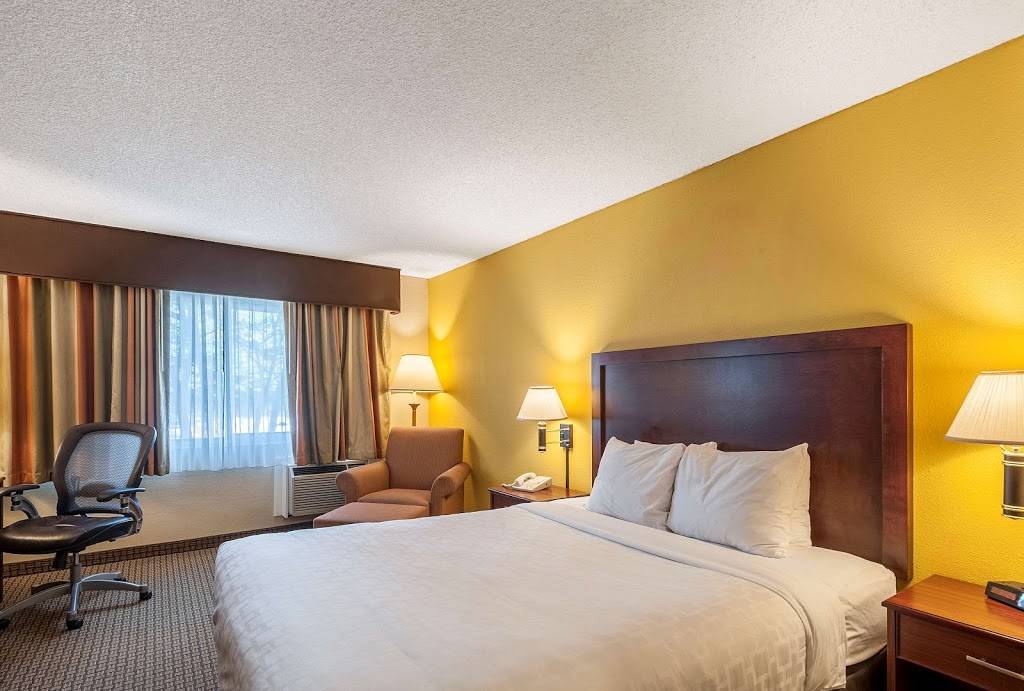 Clarion Hotel Seattle Airport | 3000 S 176th St, Seattle, WA 98188, USA | Phone: (206) 971-2715