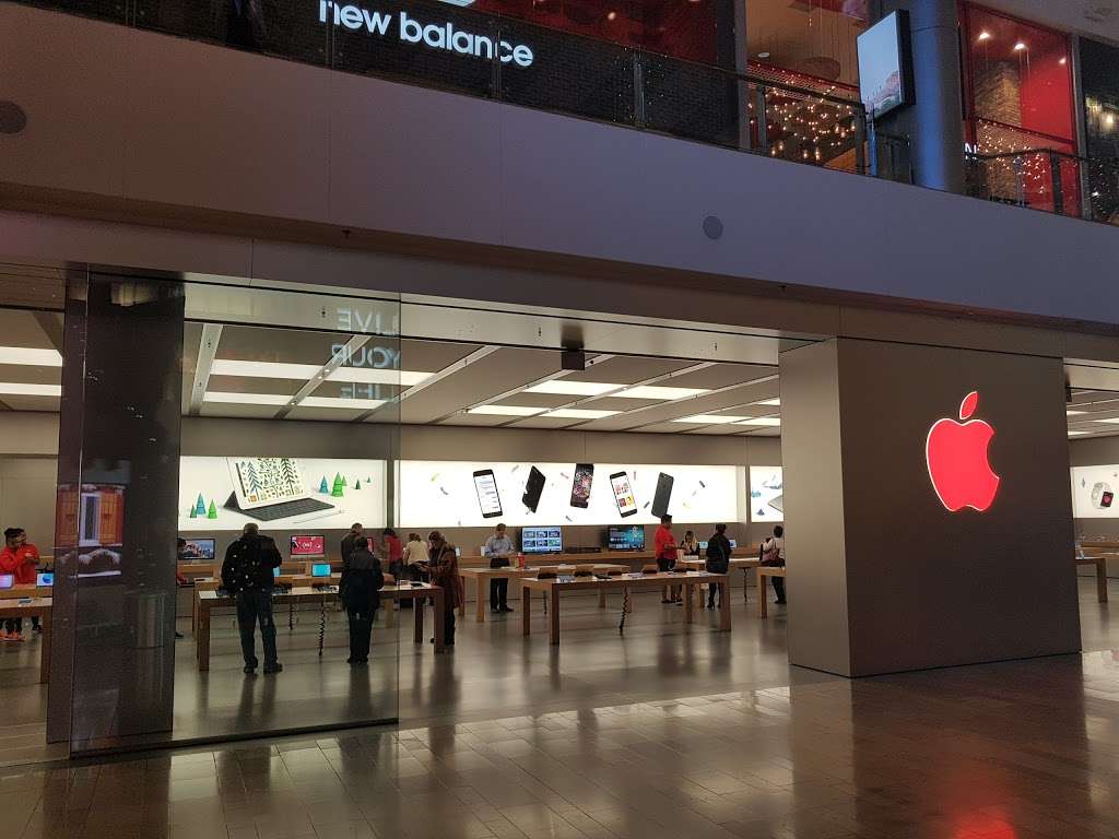 Apple Fashion Show | 3200 S Las Vegas Blvd, Las Vegas, NV 89109, USA | Phone: (702) 577-9740