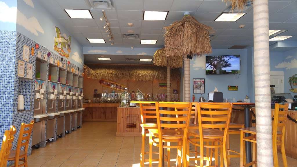 Yogurt Beach | 665 Watertown St, Newton, MA 02460, USA | Phone: (617) 965-9478