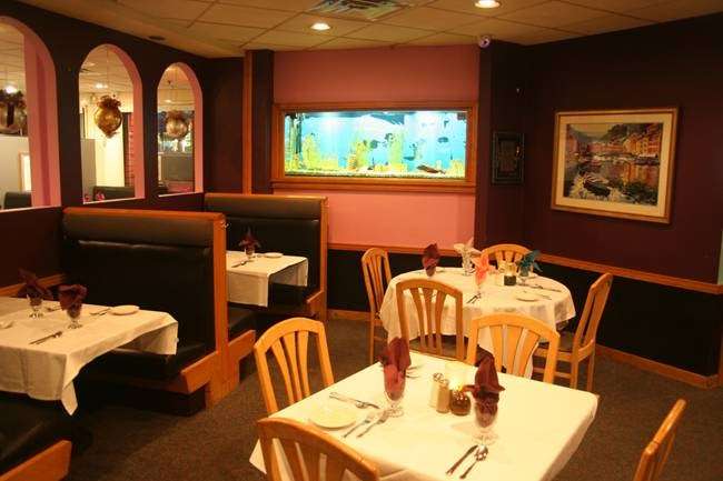 The Colosseum Restaurant | 264 N Broadway # 101, Salem, NH 03079, USA | Phone: (603) 898-1190