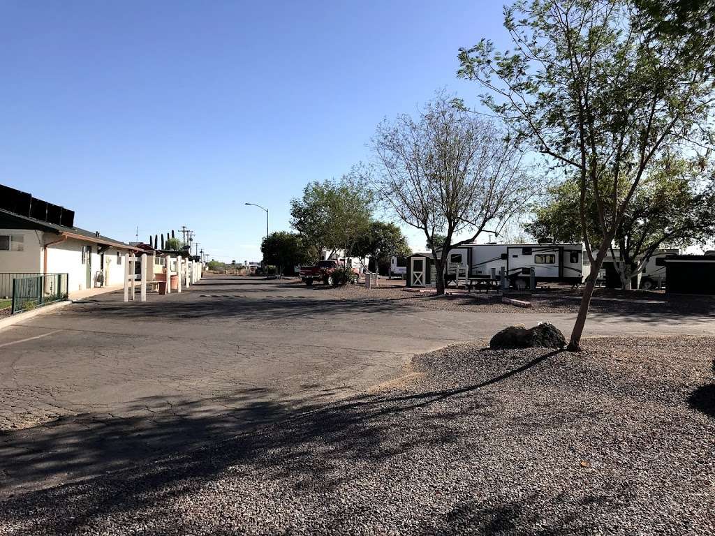Deserts Edge RV Park | 2398 W Williams Dr, Phoenix, AZ 85027, USA | Phone: (623) 587-0940