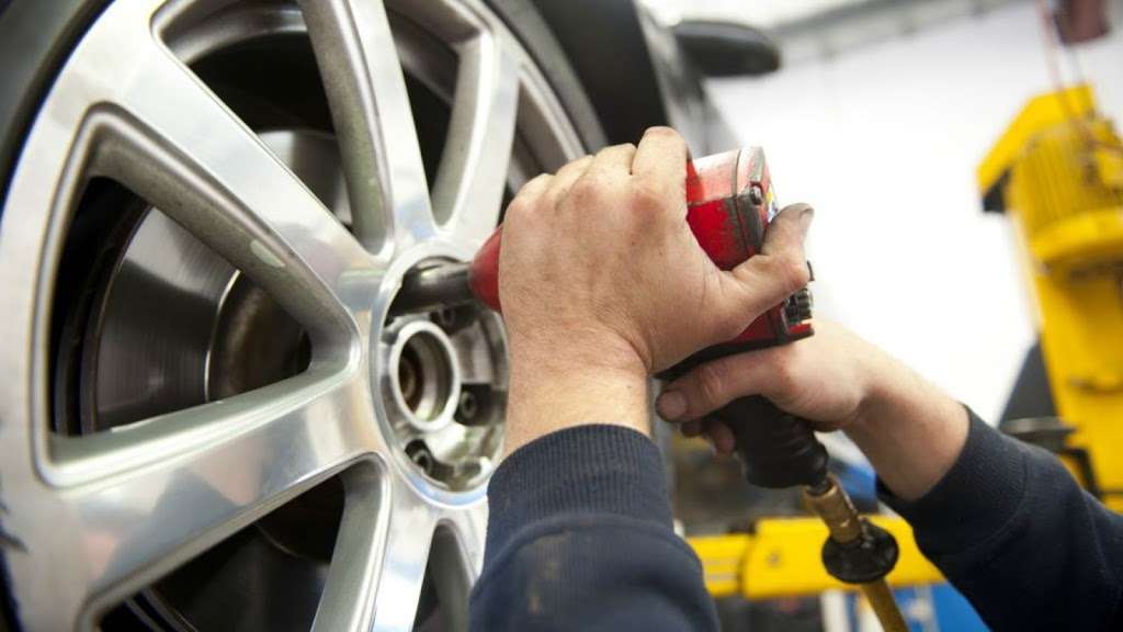 Plainview Tire & Auto Repair | 1546 Old Country Rd, Plainview, NY 11803, USA | Phone: (516) 293-1947