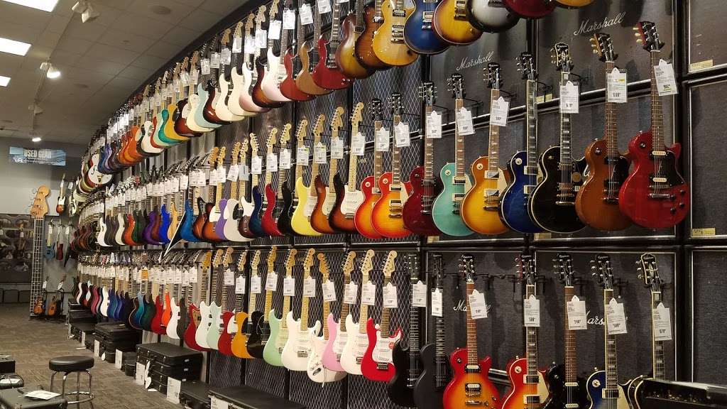 Guitar Center | 24370 Village Walk Pl, Murrieta, CA 92562, USA | Phone: (951) 698-9200