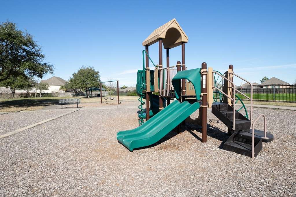 Pine Hollow Park | 1335 Pine Forest Dr, Pearland, TX 77581, USA | Phone: (281) 412-8900