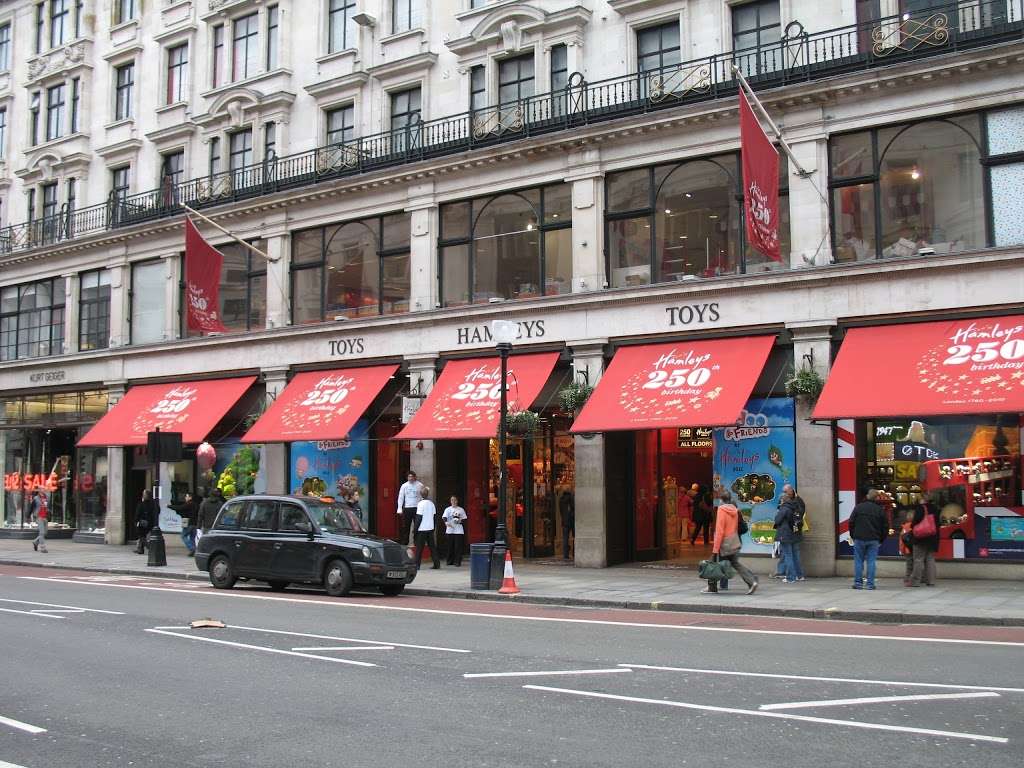 Hamleys | Unit 8a, St Pancras International, Euston Rd, Kings Cross, London N1C 4QP, UK | Phone: 020 7479 7366