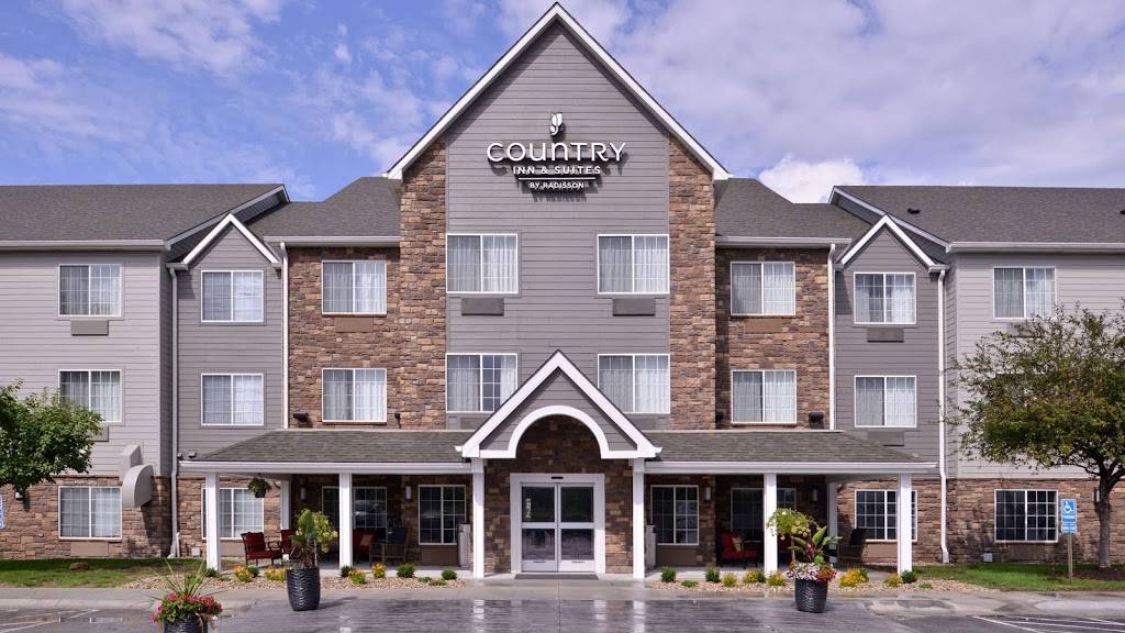 Country Inn & Suites by Radisson, Omaha Airport, IA | 2210 Abbott Dr, Carter Lake, IA 51510, USA | Phone: (712) 347-5600