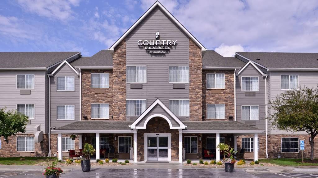 Country Inn & Suites by Radisson, Omaha Airport, IA | 2210 Abbott Dr, Carter Lake, IA 51510 | Phone: (712) 347-5600