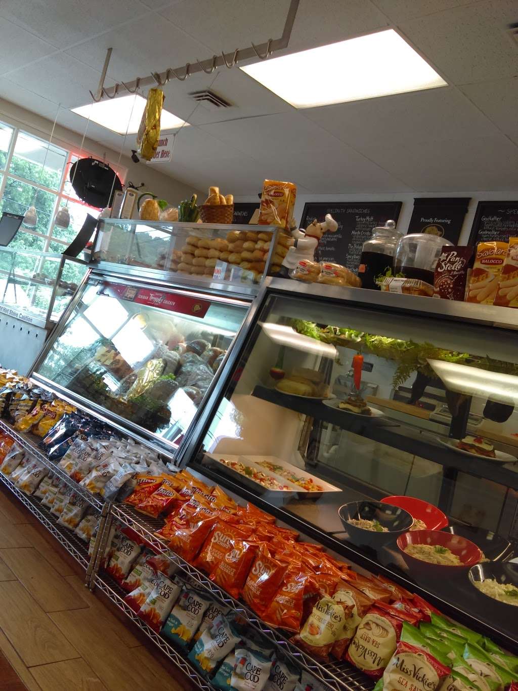 Brookfield Deli & Catering | 782 Federal Rd, Brookfield, CT 06804 | Phone: (203) 740-9449