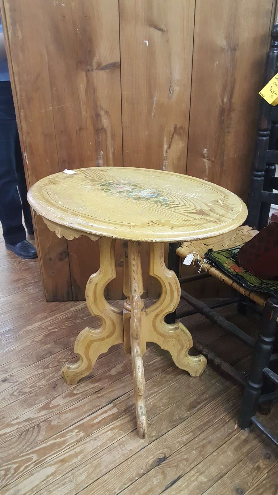 New Oxford Antique Center | 333 Lincoln Way W, New Oxford, PA 17350, USA | Phone: (717) 624-7787