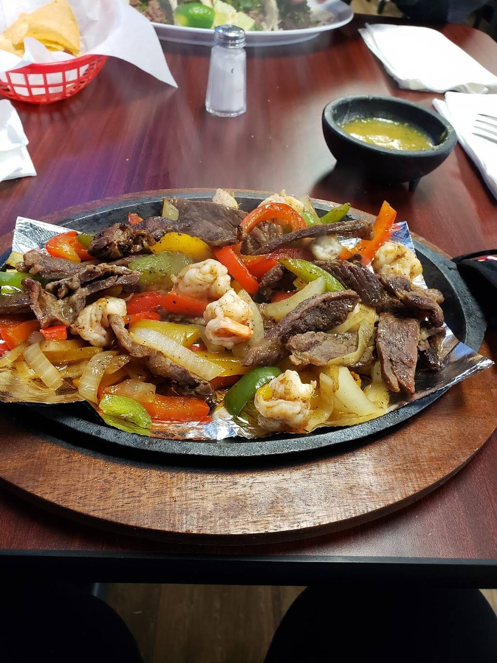 Mariscos "El Viejon" | 835 E Southern Ave #6, Mesa, AZ 85204, USA | Phone: (480) 621-6548