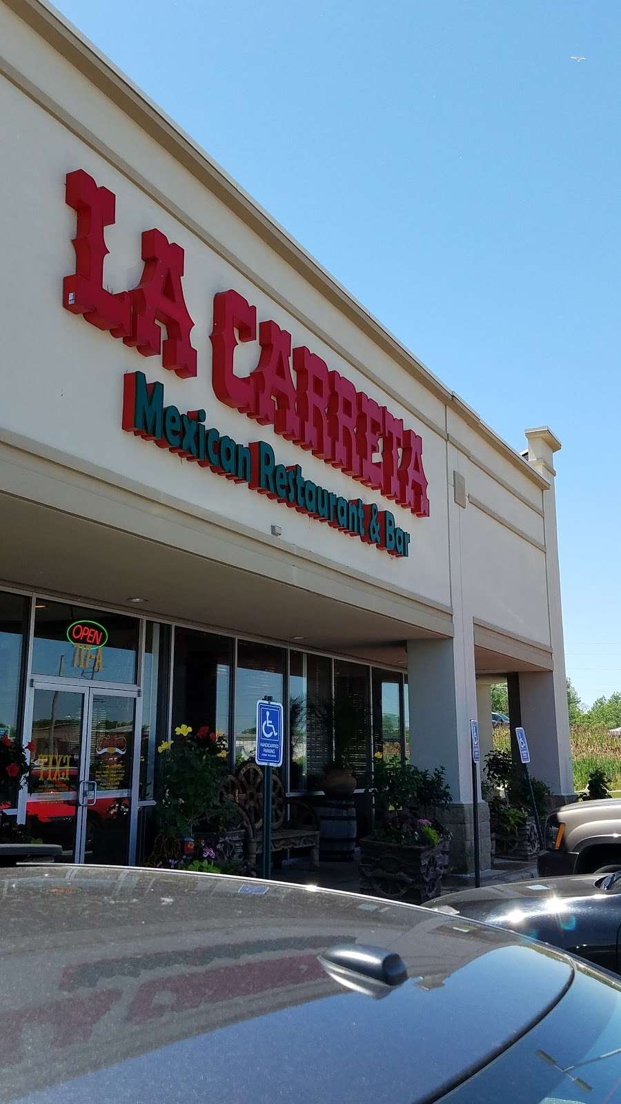La Carreta Mexican Restaurant & Bar | 717 US-41, Schererville, IN 46375, USA | Phone: (219) 322-0900