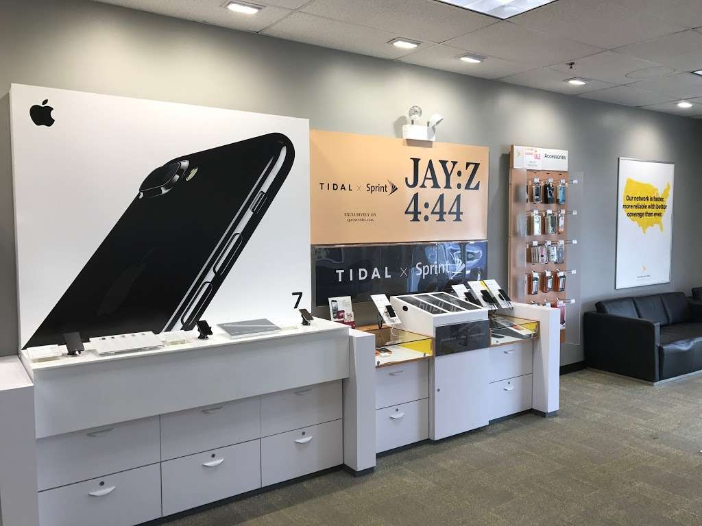 Sprint Store | 7917 S Harlem Ave, Burbank, IL 60459, USA | Phone: (708) 430-3000