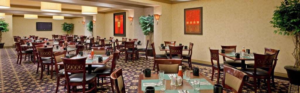 Holiday Inn South Plainfield-Piscataway | 4701 Stelton Rd, South Plainfield, NJ 07080, USA | Phone: (908) 753-5500