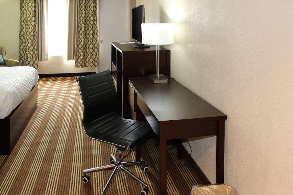 Rodeway Inn & Suites | 101 Broad St Building B, Delaware Water Gap, PA 18327 | Phone: (570) 476-0000