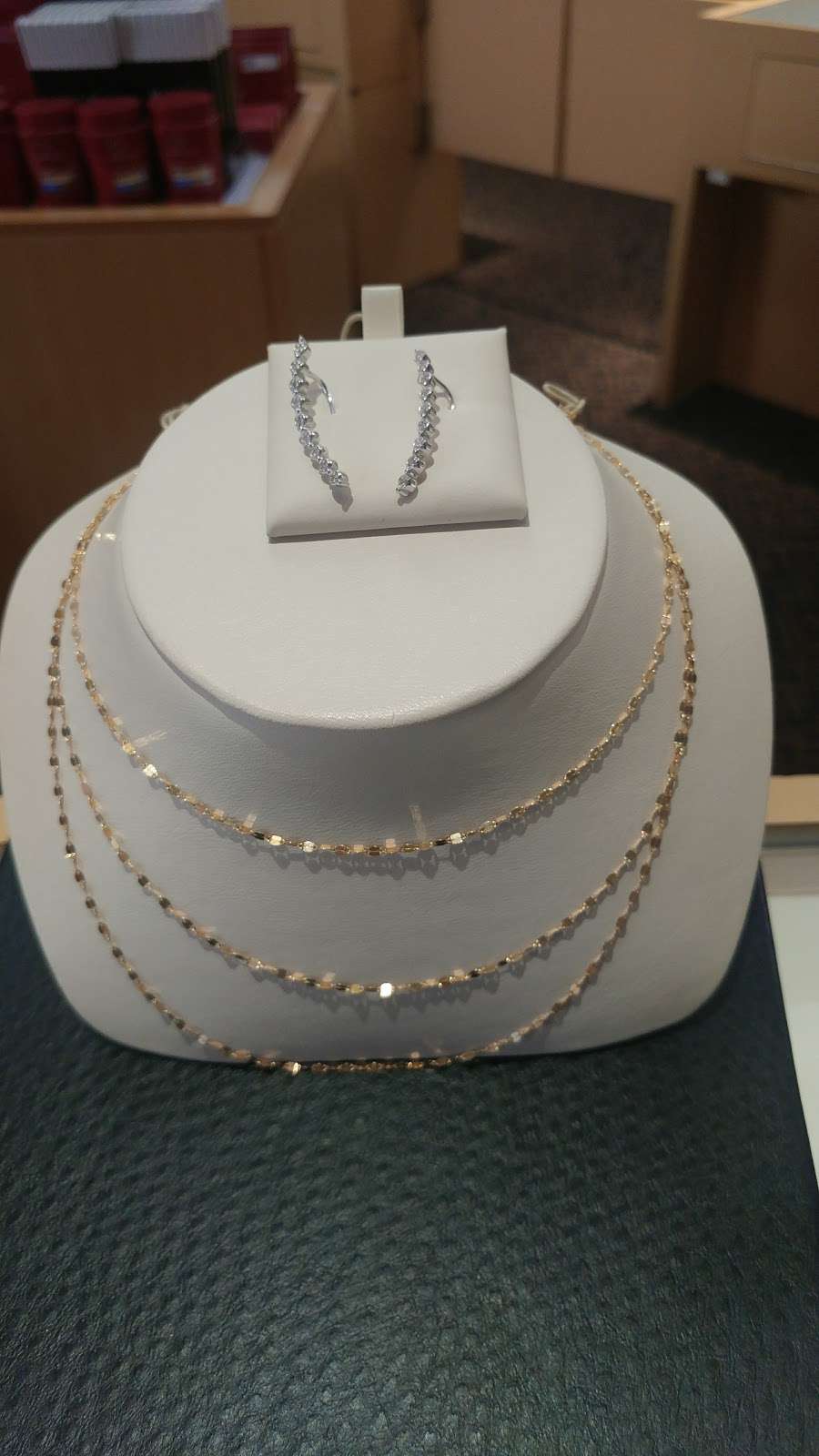 Kay Jewelers | 2112 Montebello Town Center, Montebello, CA 90640 | Phone: (323) 890-9200