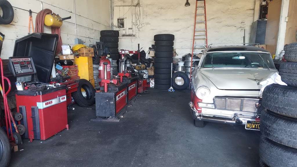 Lopez Y Lopez Road Tire Services | 2301 E Olympic Blvd, Los Angeles, CA 90021, USA | Phone: (213) 760-7492