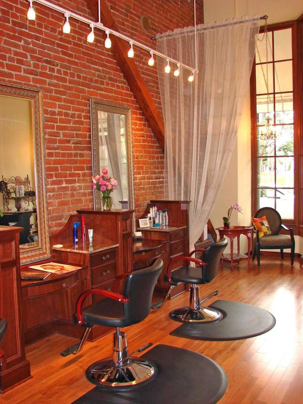 Mes Amis Salon | 786 Hunter Ln, Santa Rosa, CA 95404, USA | Phone: (707) 526-8984