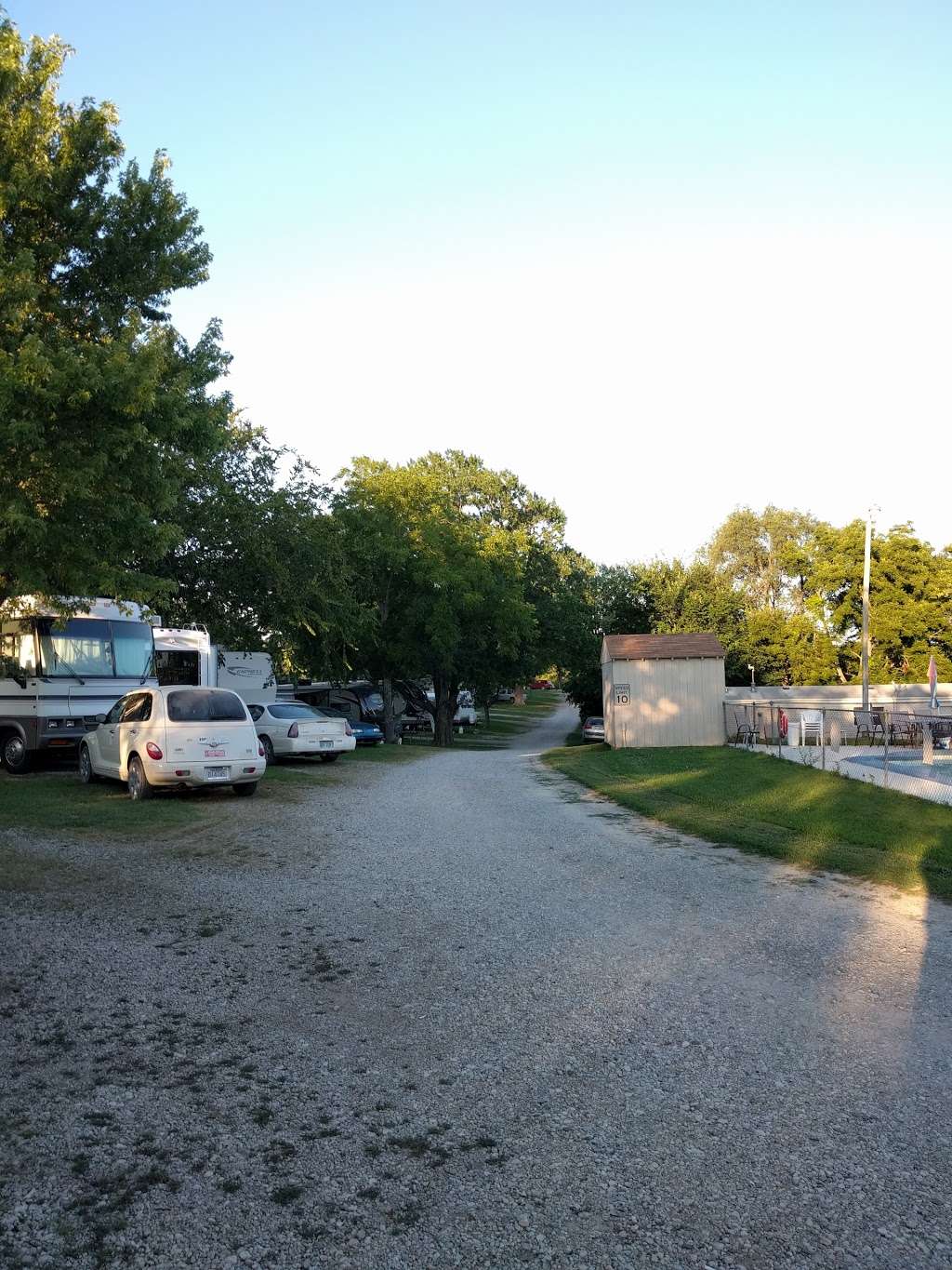 Topeka Hilltop Campground | 3366 KOA Rd, Grantville, KS 66429, USA | Phone: (785) 246-3419