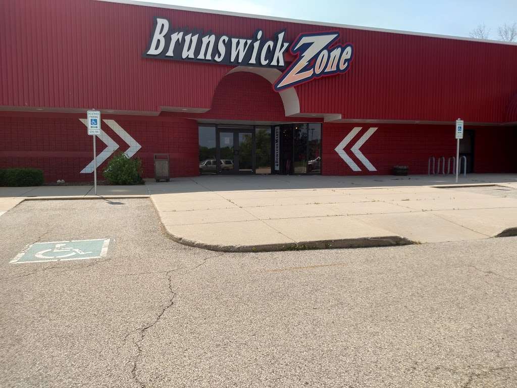 Brunswick Zone Deer Park Lanes | 21080 N Rand Rd, Lake Zurich, IL 60047, USA | Phone: (847) 438-5585