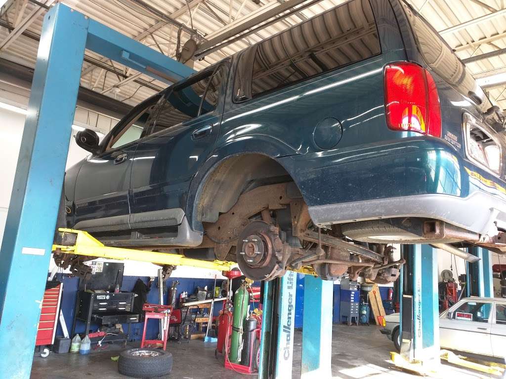 Auto Experts of Montgomery | 1490 Douglas Rd, Montgomery, IL 60538, USA | Phone: (630) 892-5555