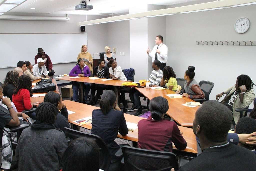 Robert Morris University - Arlington Heights | 2123 S Goebbert Rd, Arlington Heights, IL 60005, USA | Phone: (847) 718-6700