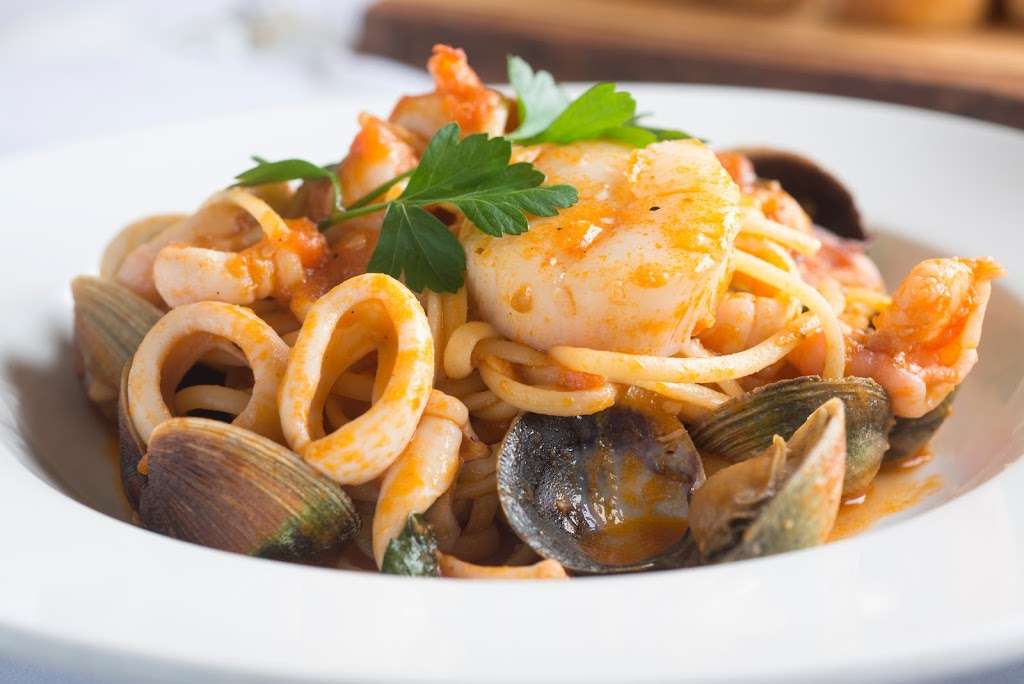 Mezza Luna Restaurant | 459 Prospect Way, Half Moon Bay, CA 94019 | Phone: (650) 728-8108