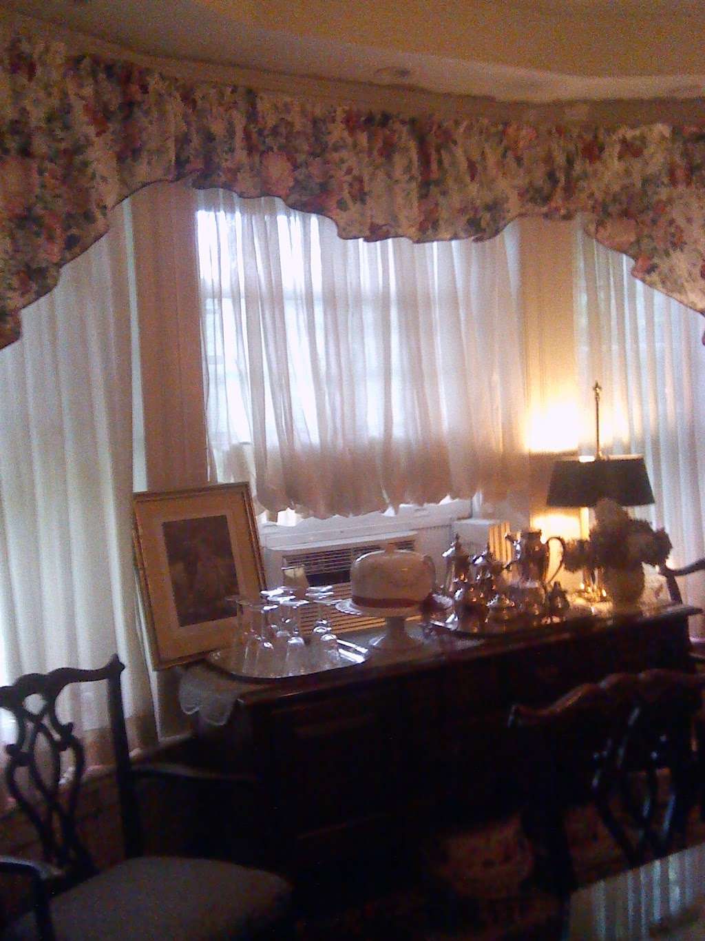 Classic Victorian Estate Inn | 35 N New St, Nazareth, PA 18064, USA | Phone: (610) 759-8276