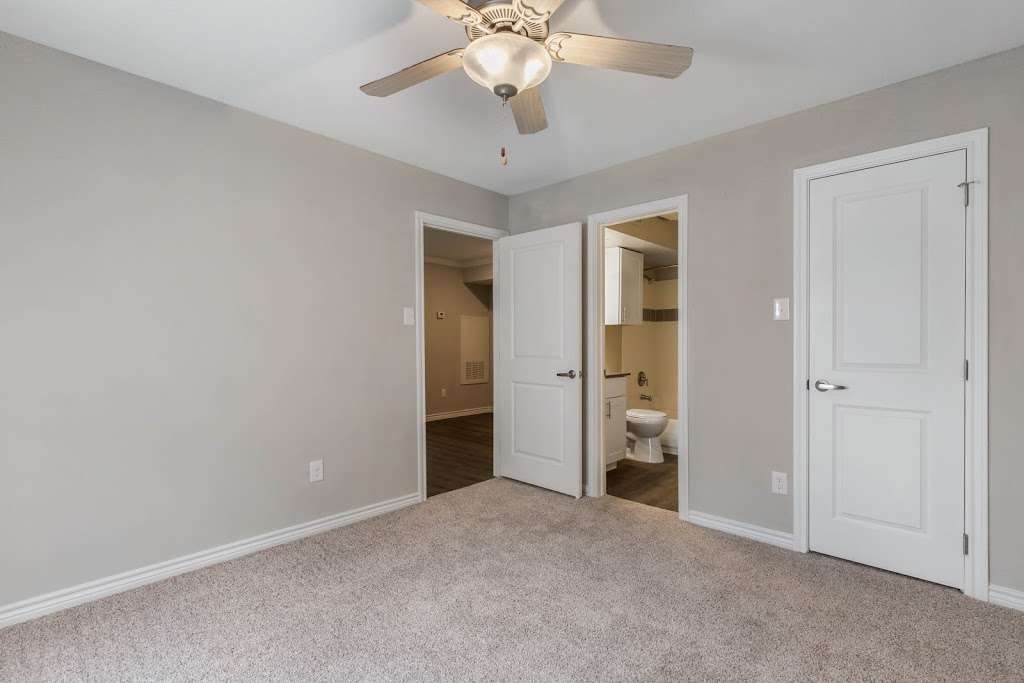 Central Park Regency Apartments | 11300 Regency Green Dr, Cypress, TX 77429, USA | Phone: (281) 469-7339