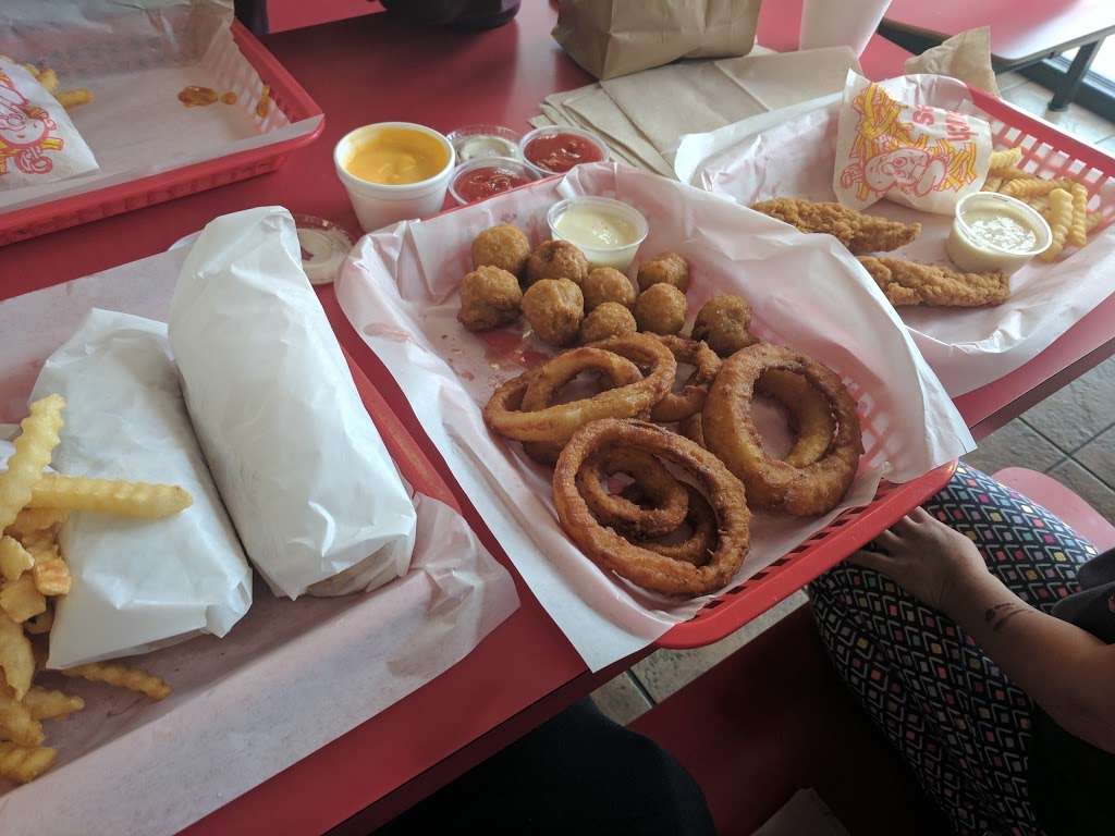 Patellis Gyros Beefburgers | 1411 Cannonball Trail, Yorkville, IL 60560, USA | Phone: (630) 553-9620