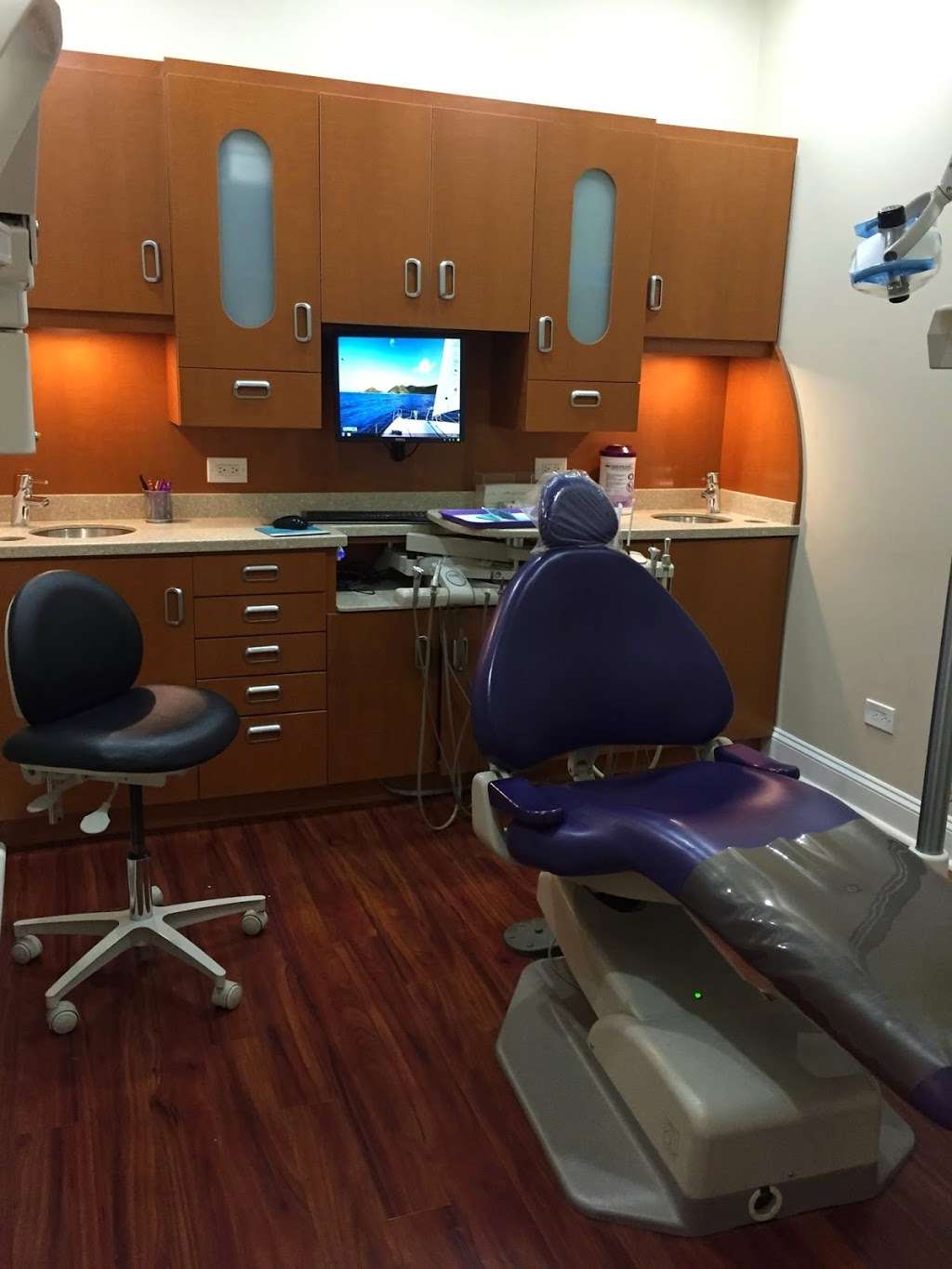 Suburban Family Dental | 645 W Golf Rd, Des Plaines, IL 60016, USA | Phone: (847) 640-0778