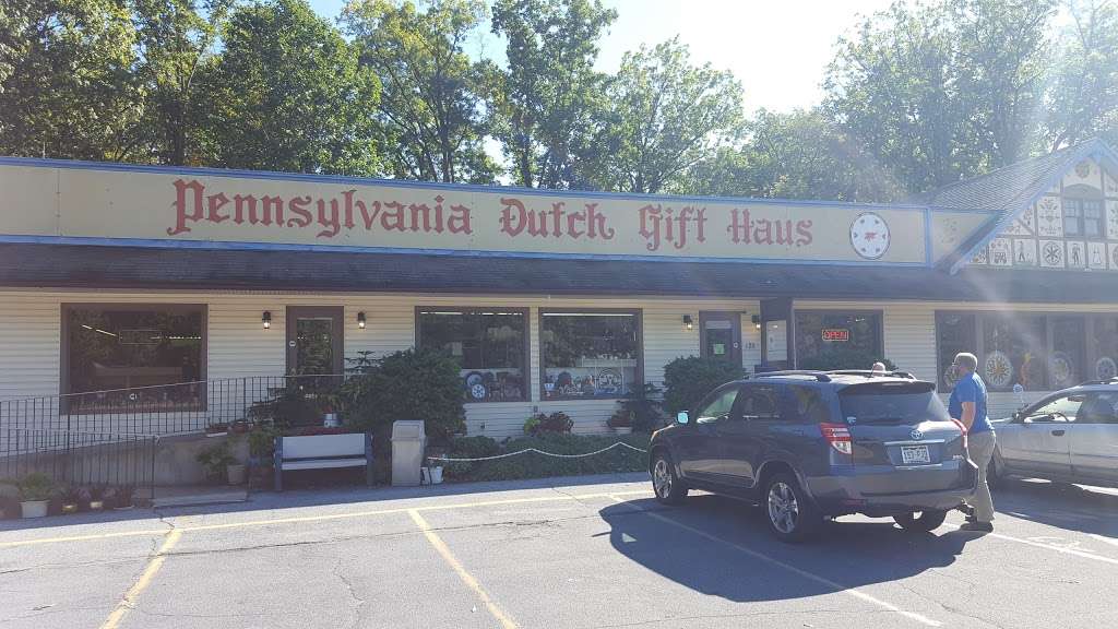Penna Dutch Gift Haus | 93 Roadside Dr, Shartlesville, PA 19554, USA | Phone: (610) 488-6529