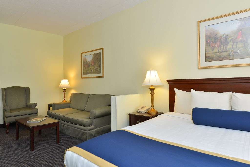 Best Western Plus Crossroads Inn & Suites | 135 Wood Ridge Terrace, Zion Crossroads, VA 22942, USA | Phone: (540) 832-1700